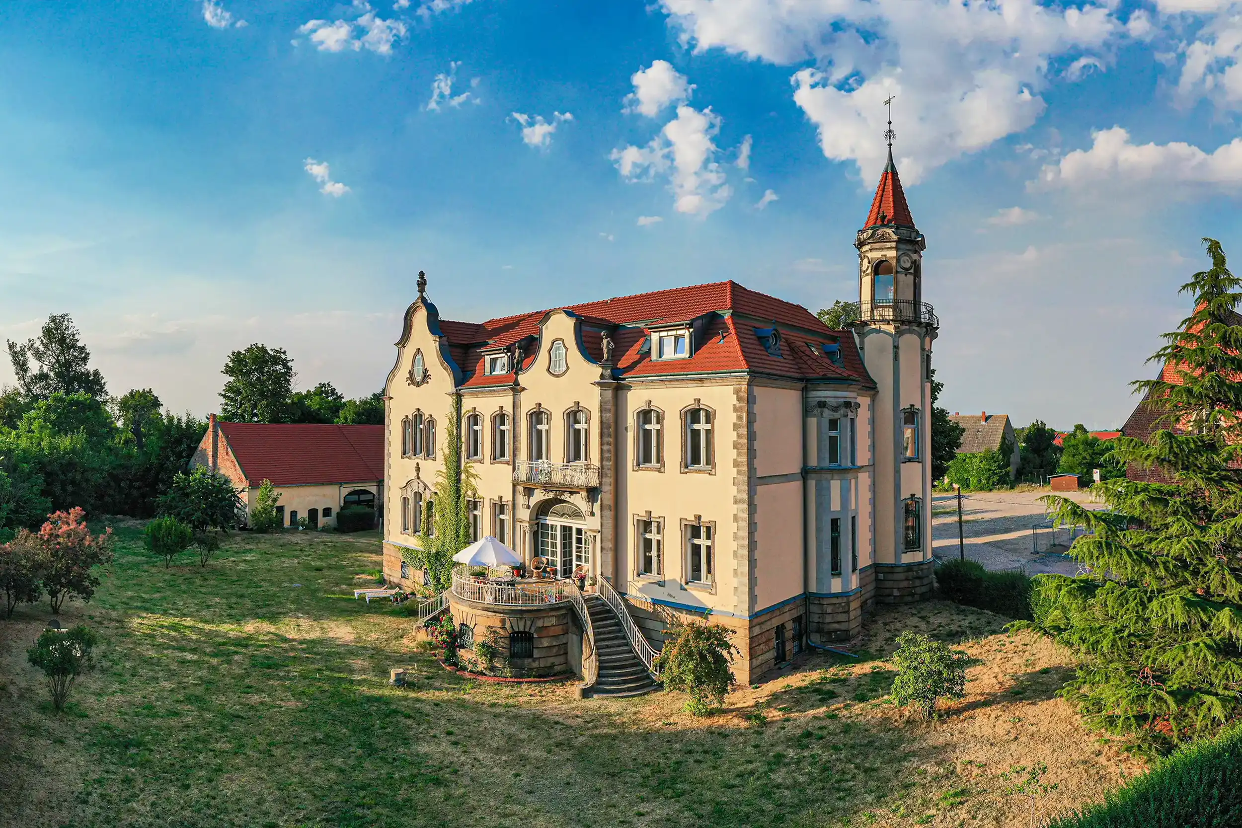 Villa-Oiva-Architecture-Brandenburg-Leipzig-Berlin-Dresden-Chemnitz